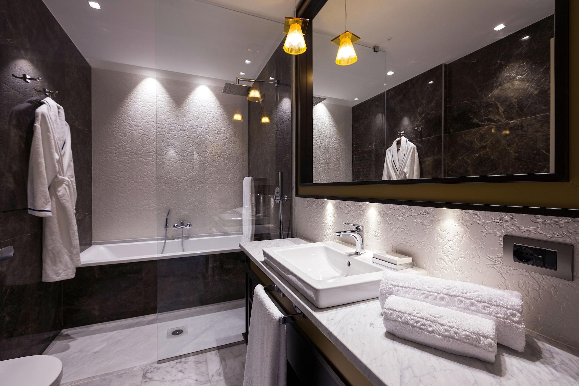Hotel Palazzo Doglio Cagliari Exterior foto Bathroom